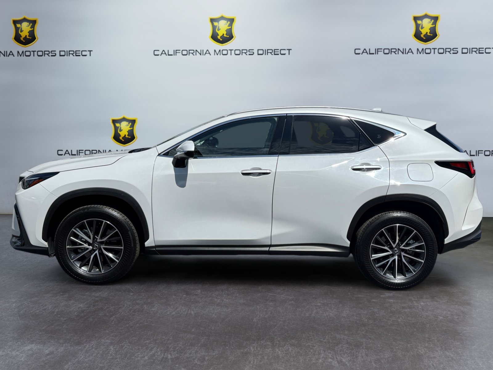 Used 2024 Lexus NX 350h AWD image 2