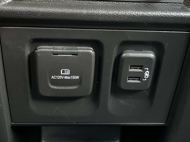 Used 2023 Chevrolet Traverse RS w/ LPO, Floor Liner Package FWD image 18