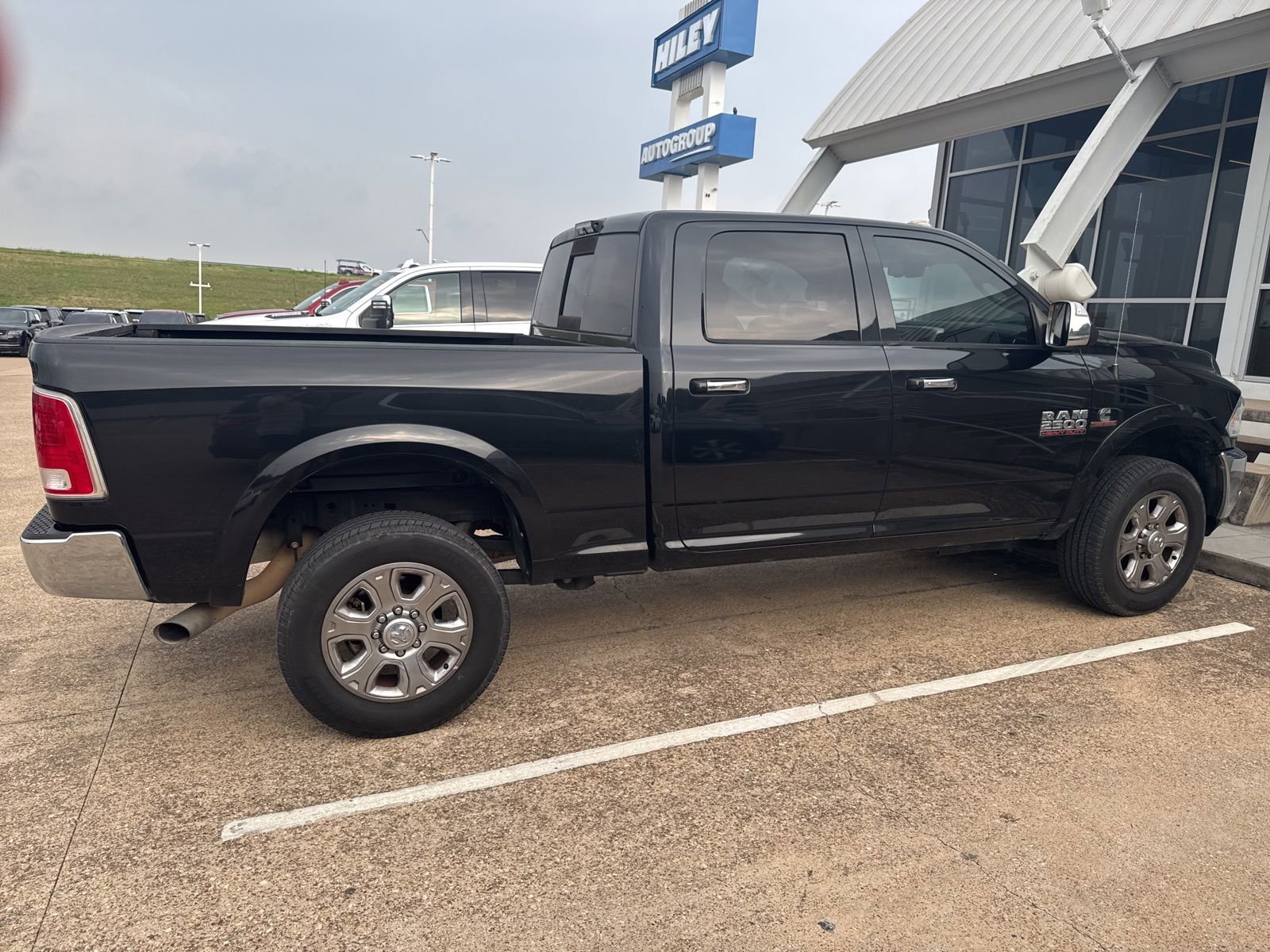 Used 2018 RAM 2500 Laramie w/ Convenience Group AWD/4WD image 8