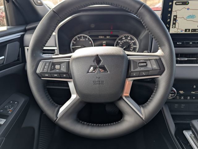 New 2026 Mitsubishi Outlander LE AWD/4WD image 8