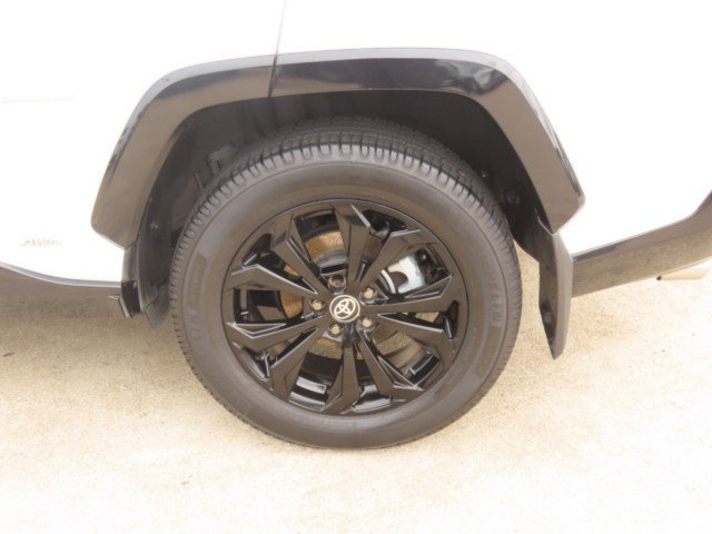 Used 2023 Toyota RAV4 XSE AWD/4WD image 16