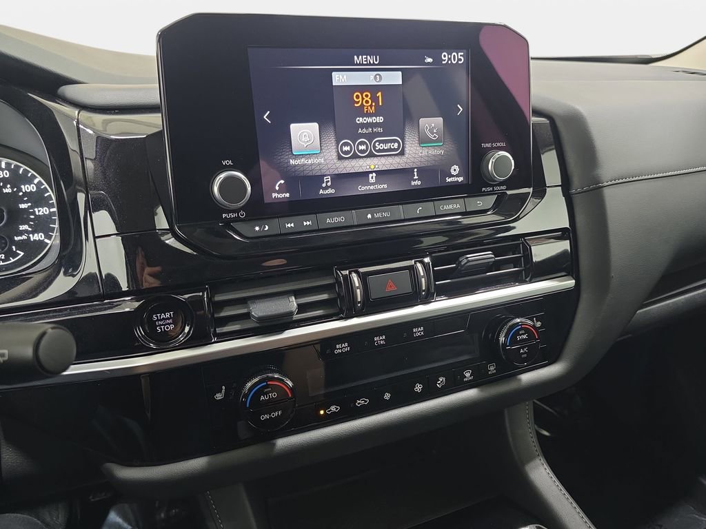 Used 2025 Nissan Pathfinder SV image 20