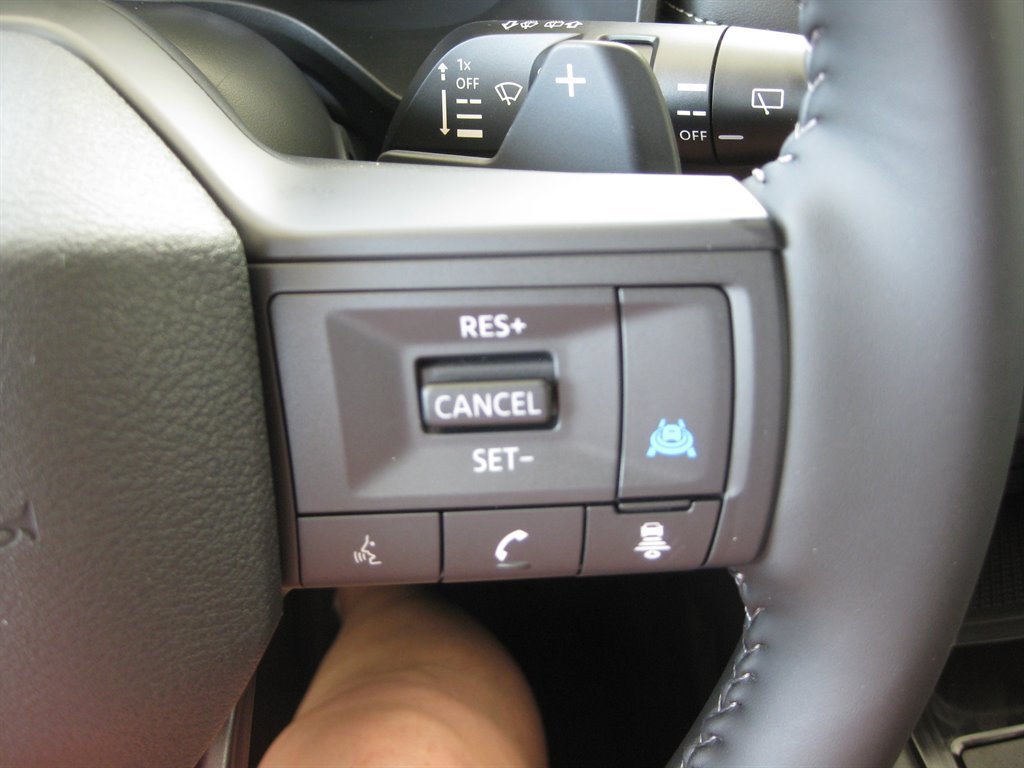 Used 2026 Nissan Rogue SV FWD image 12