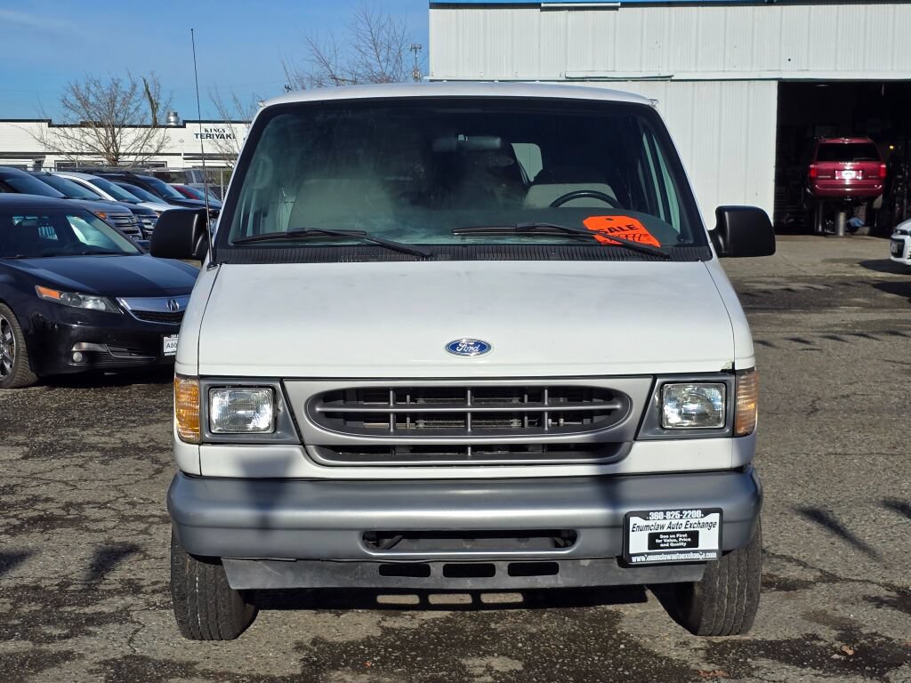 Used 2002 Ford E-250 and Econoline 250 RWD image 2