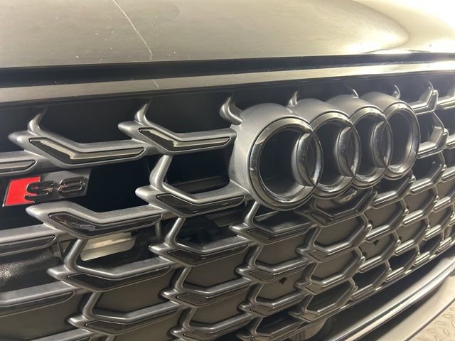 Used 2023 Audi S8 w/ S8 Comfort Plus Package image 32