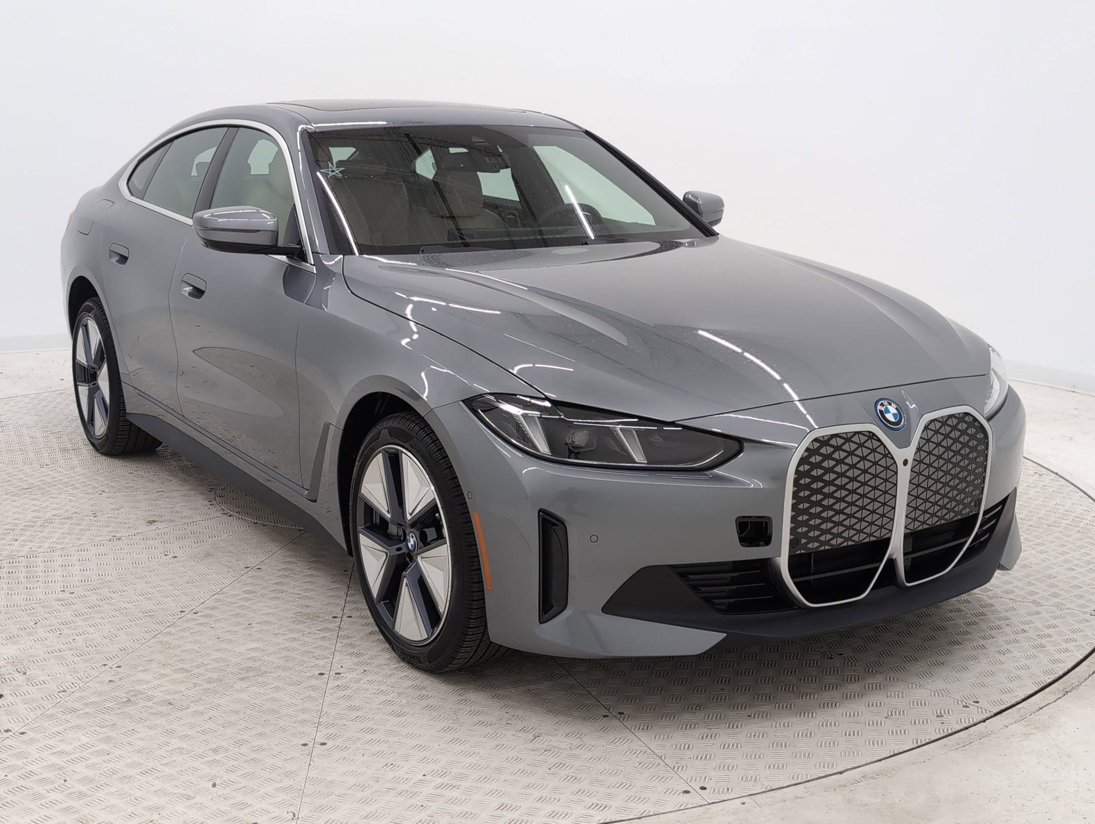 Certified 2025 BMW i4 eDrive40 w/ Premium Package image 18