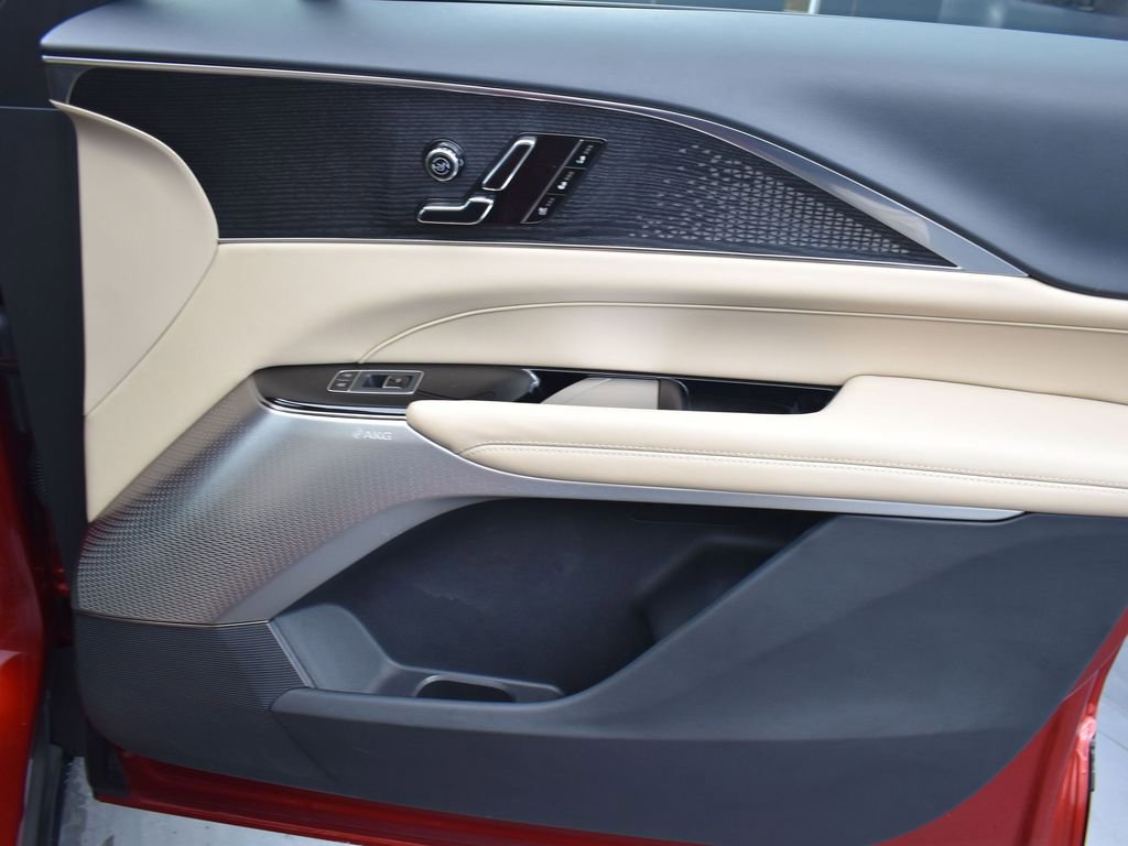 Certified 2024 Cadillac Lyriq Sport w/ Nappa Leather Package image 31