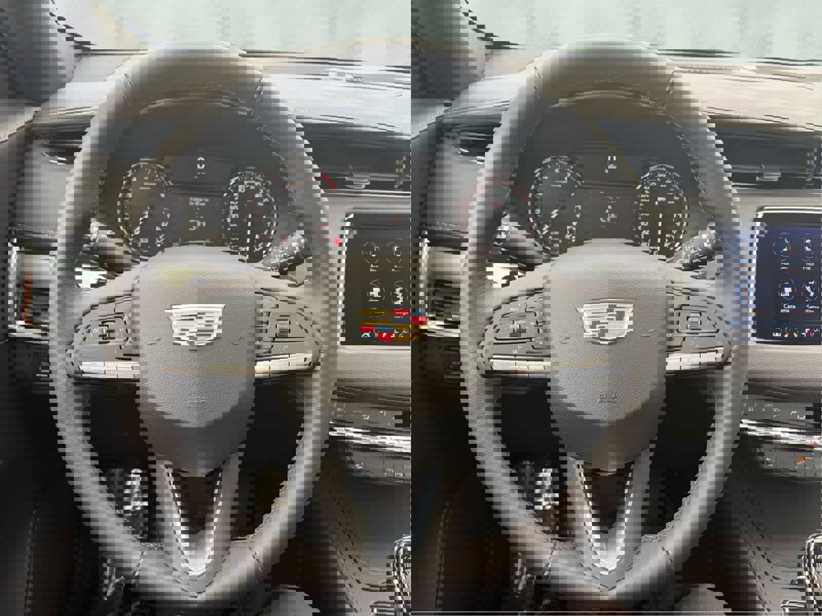 Used 2022 Cadillac XT4 Premium Luxury w/ Enhanced Visibility Package image 12