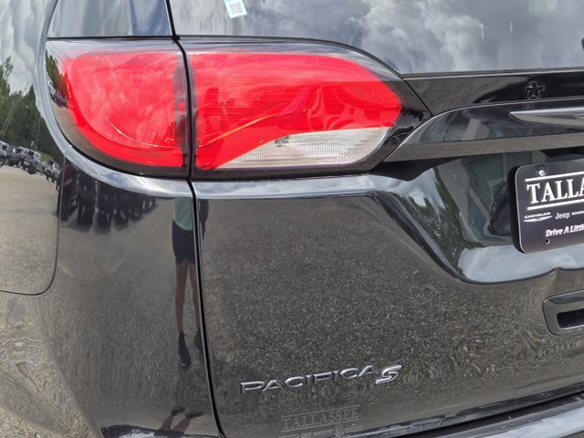 Used 2020 Chrysler Pacifica Limited w/ Advanced Safetytec Group image 9