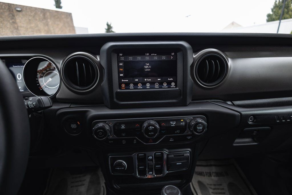 Used 2023 Jeep Wrangler Freedom Edition image 26