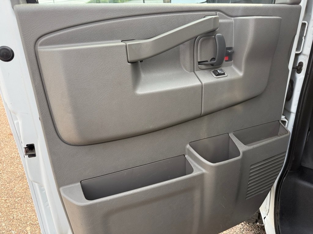Used 2019 GMC Savana 3500 w/ Power Convenience Package RWD image 22