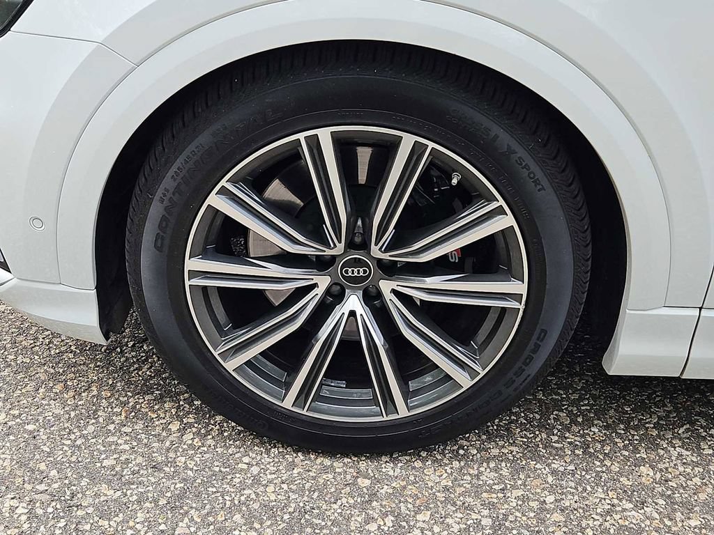 Certified 2023 Audi SQ8 Premium Plus w/ Executive Package AWD/4WD image 2