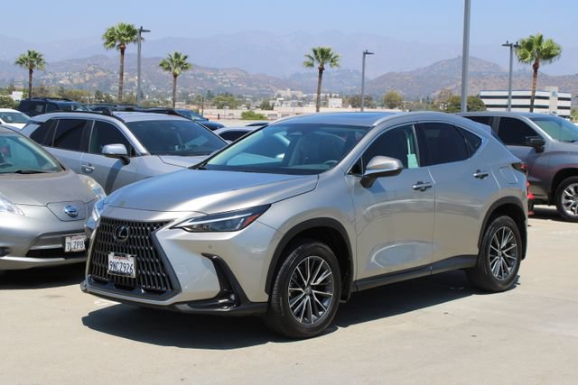 Certified 2025 Lexus NX 250 FWD image 3