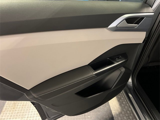 New 2026 Volkswagen Taos SE image 10