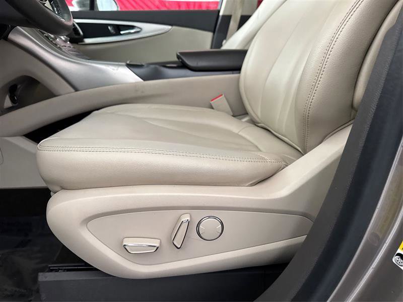 Used 2019 Lincoln Nautilus Premier image 17