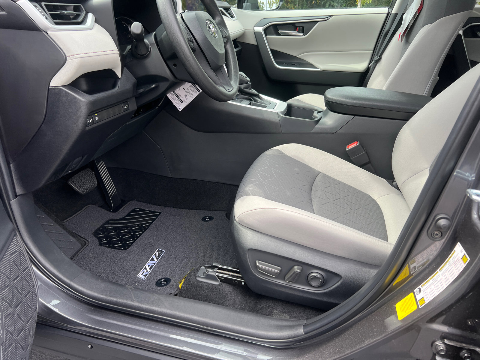 New 2025 Toyota RAV4 XLE image 9