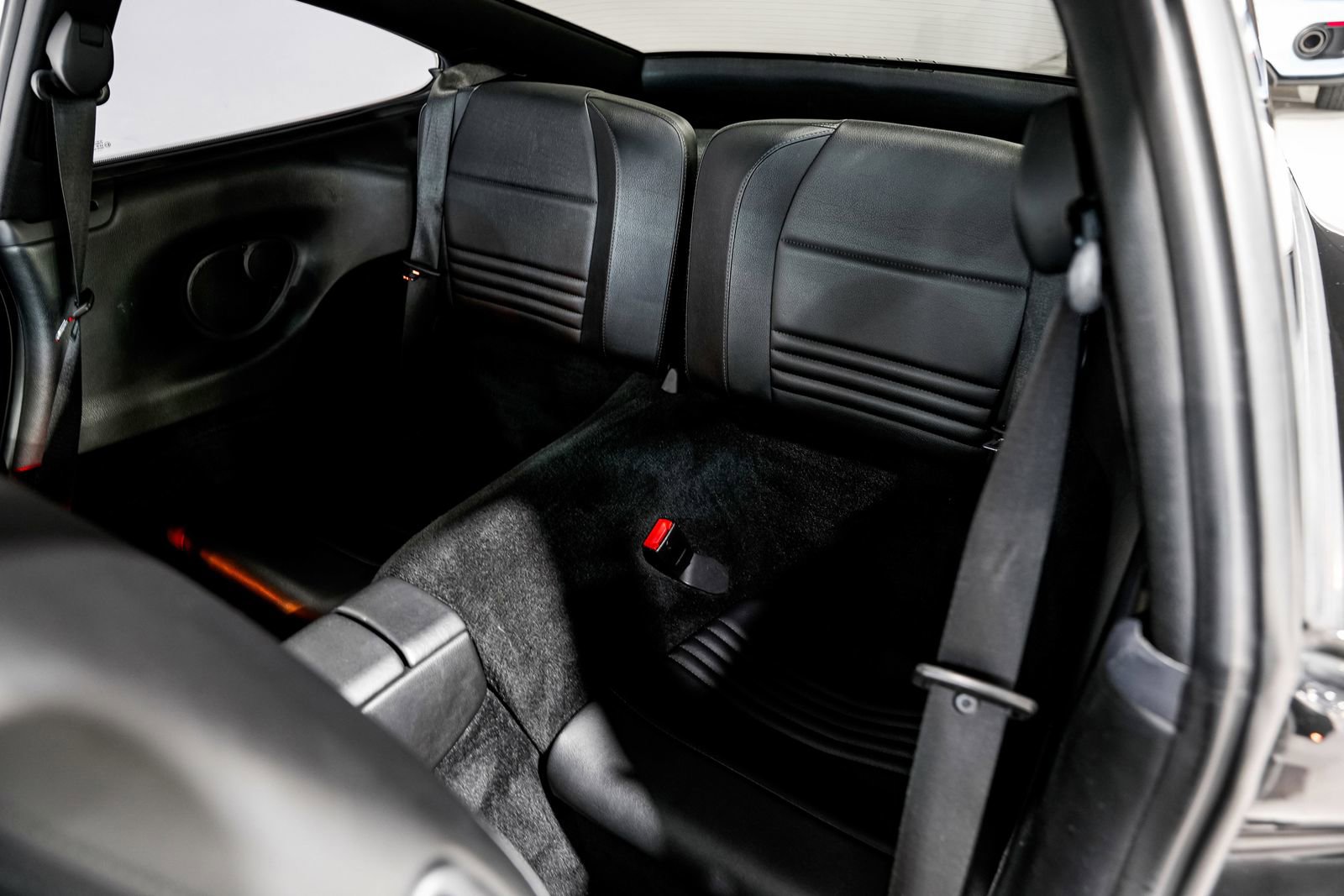 Used 2004 Porsche 911 Carrera RWD image 19