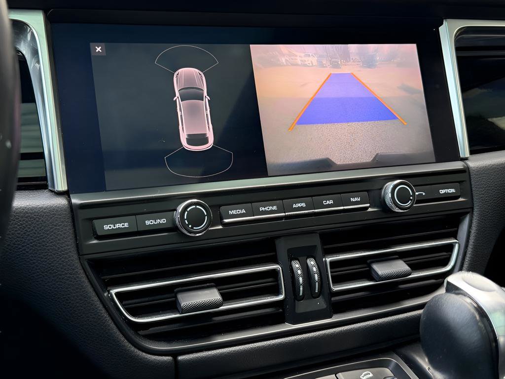 Used 2021 Porsche Macan image 44