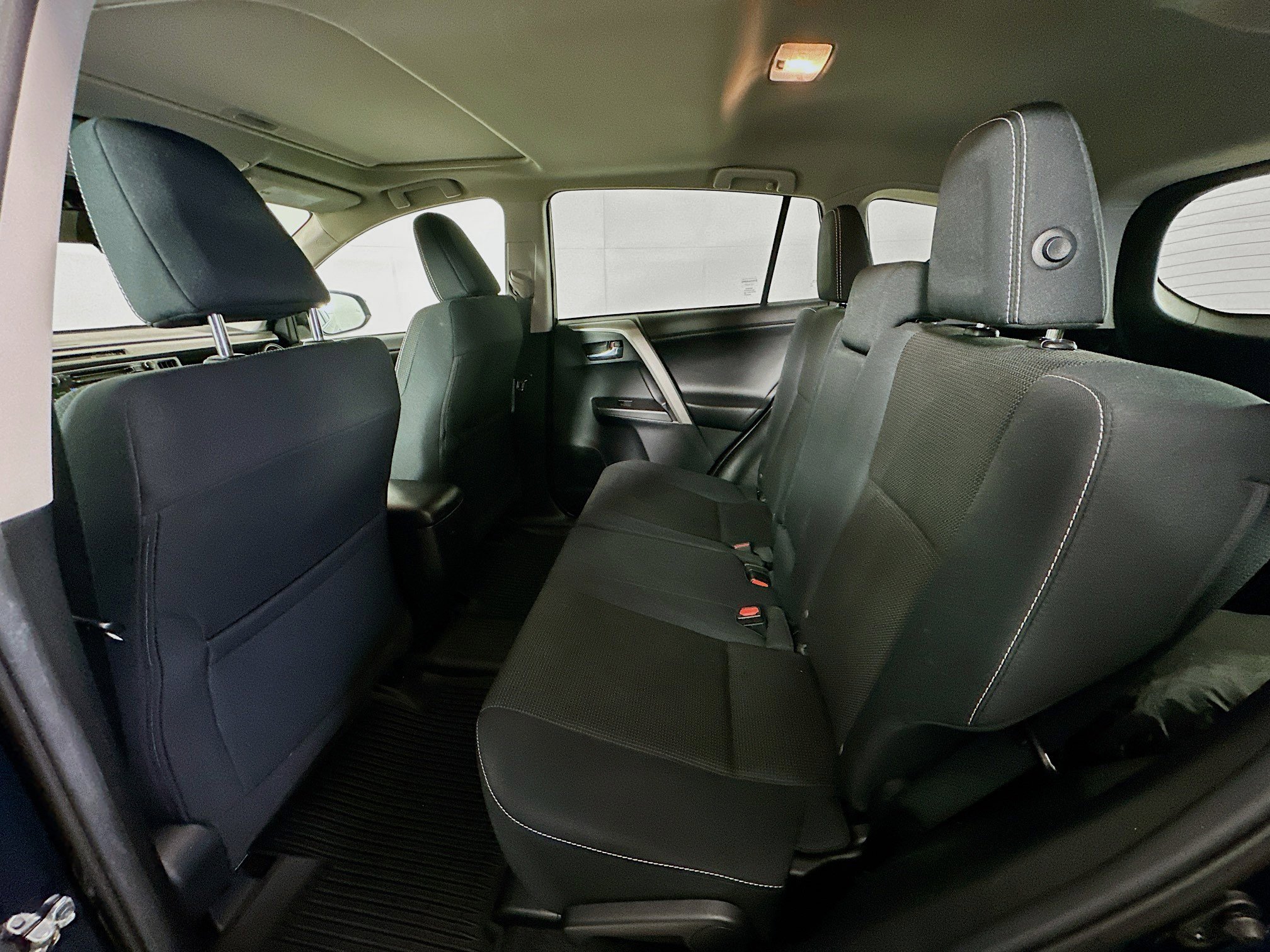 Used 2018 Toyota RAV4 XLE w/ Plus Extra Value Package image 27