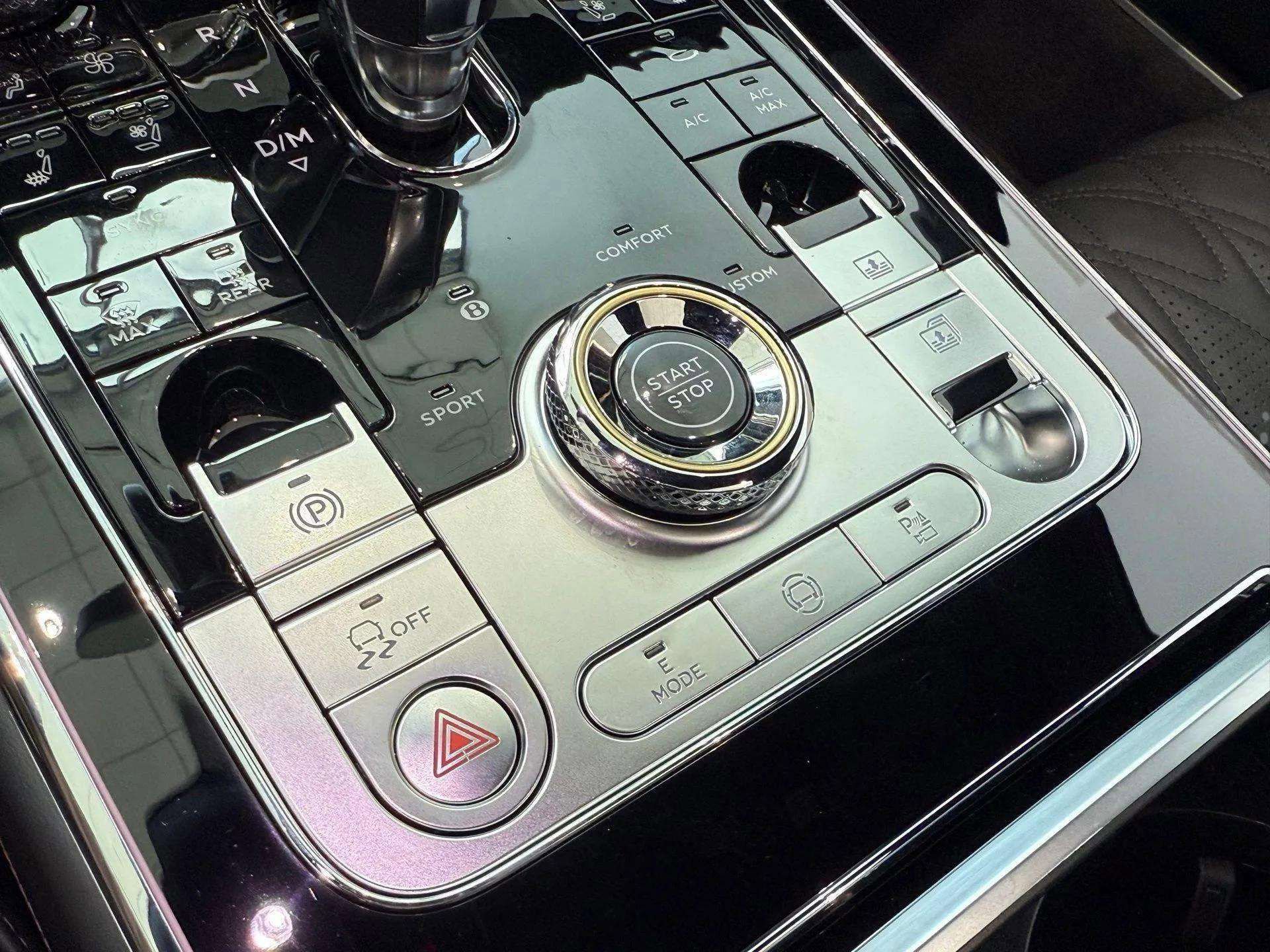 New 2026 Bentley Flying Spur Plug-In Hybrid AWD/4WD image 18