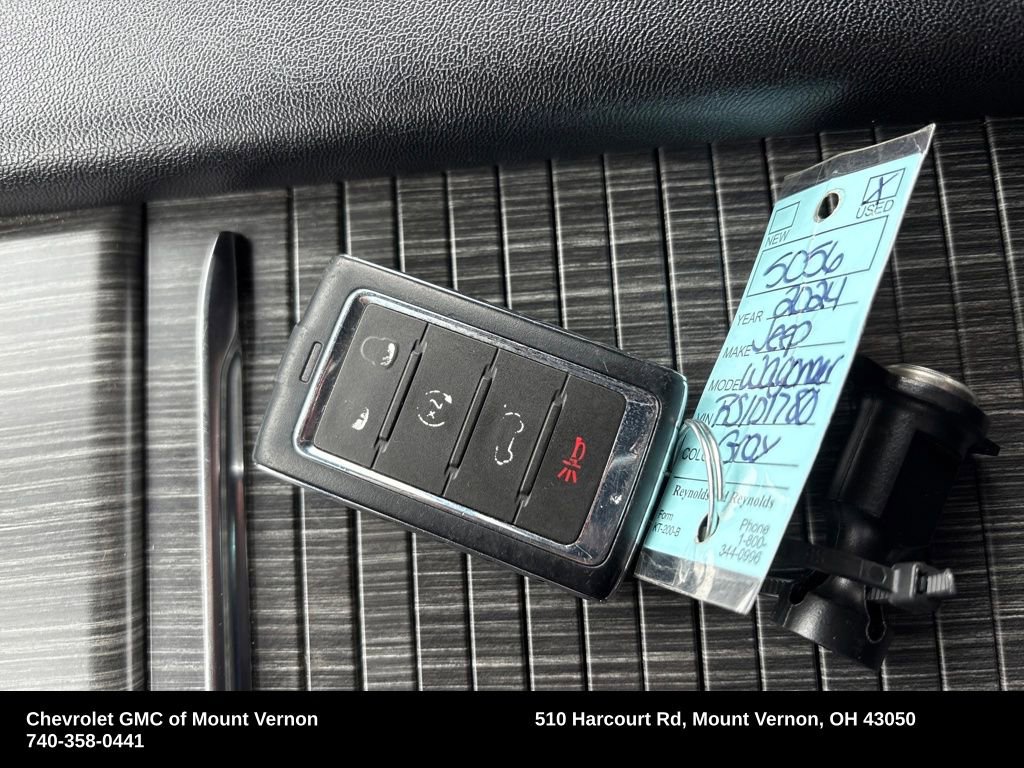 Used 2024 Jeep Wagoneer L Series II w/ Flexible Seating Group image 28