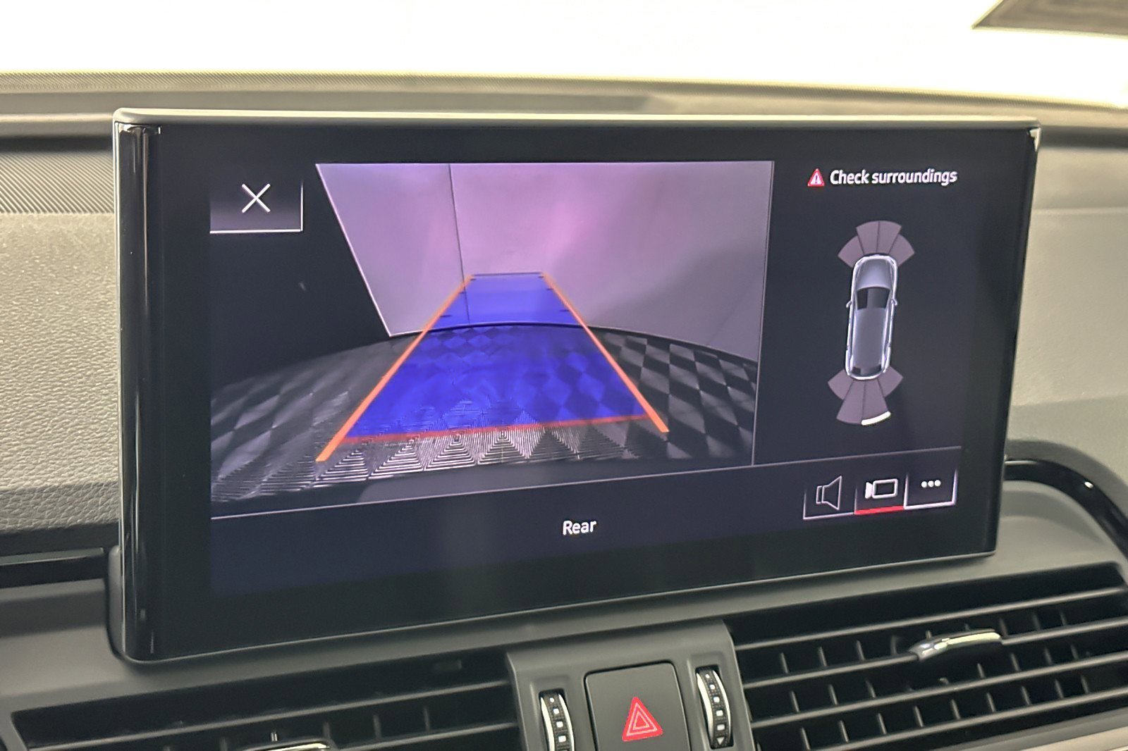 Used 2023 Audi Q5 2.0T Premium w/ Convenience Package image 18