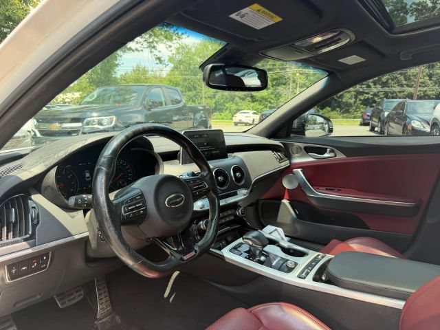 Used 2018 Kia Stinger GT2 image 9