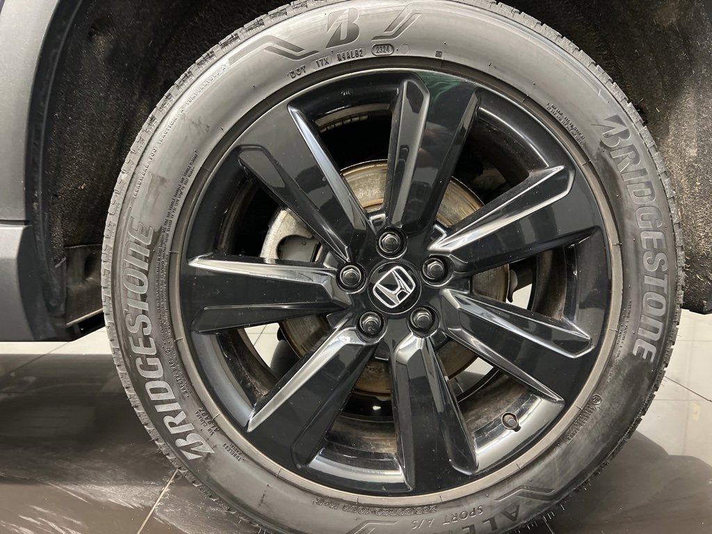 Used 2025 Honda Pilot Black Edition image 7