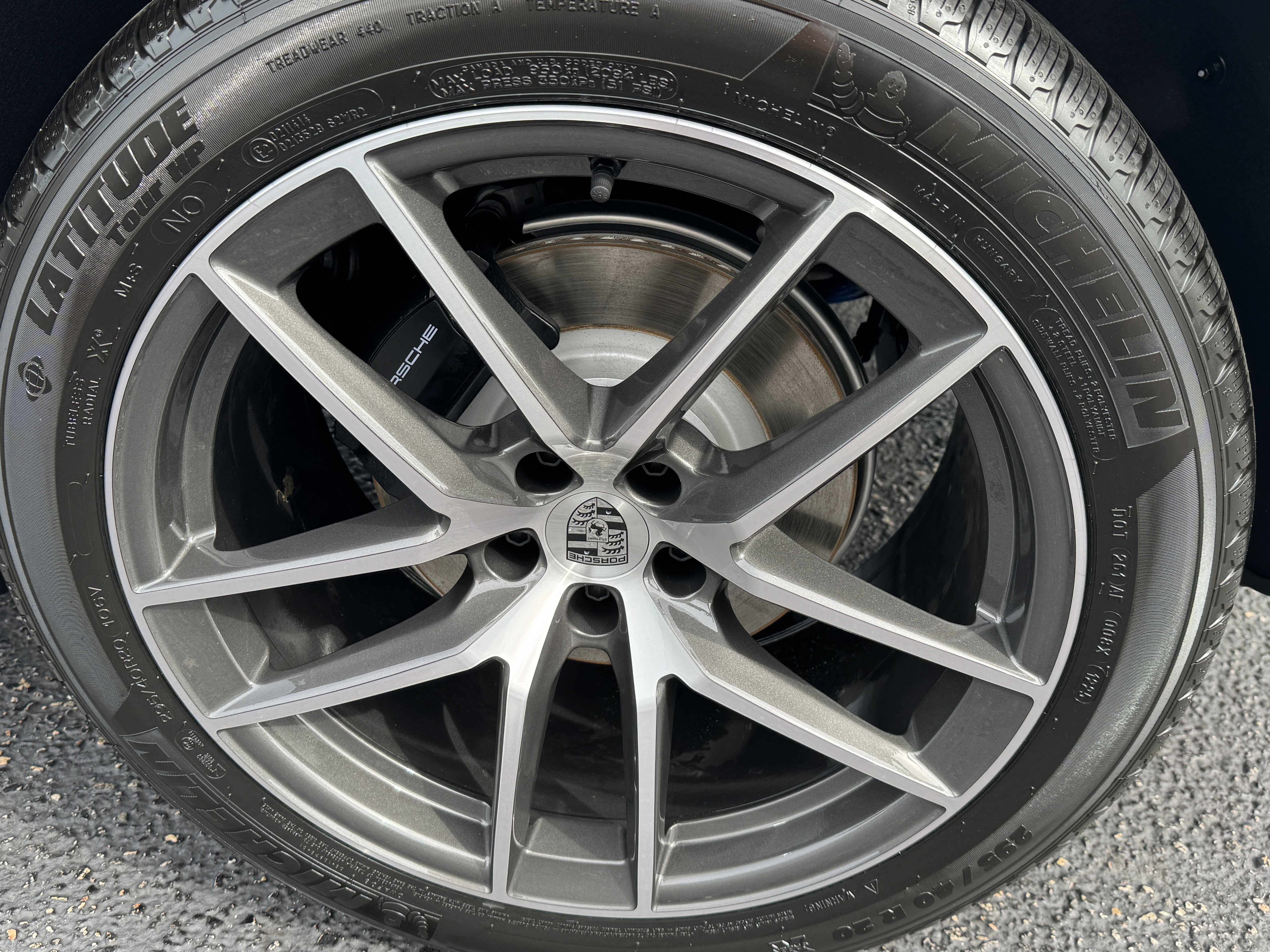 New 2026 Porsche Macan image 9