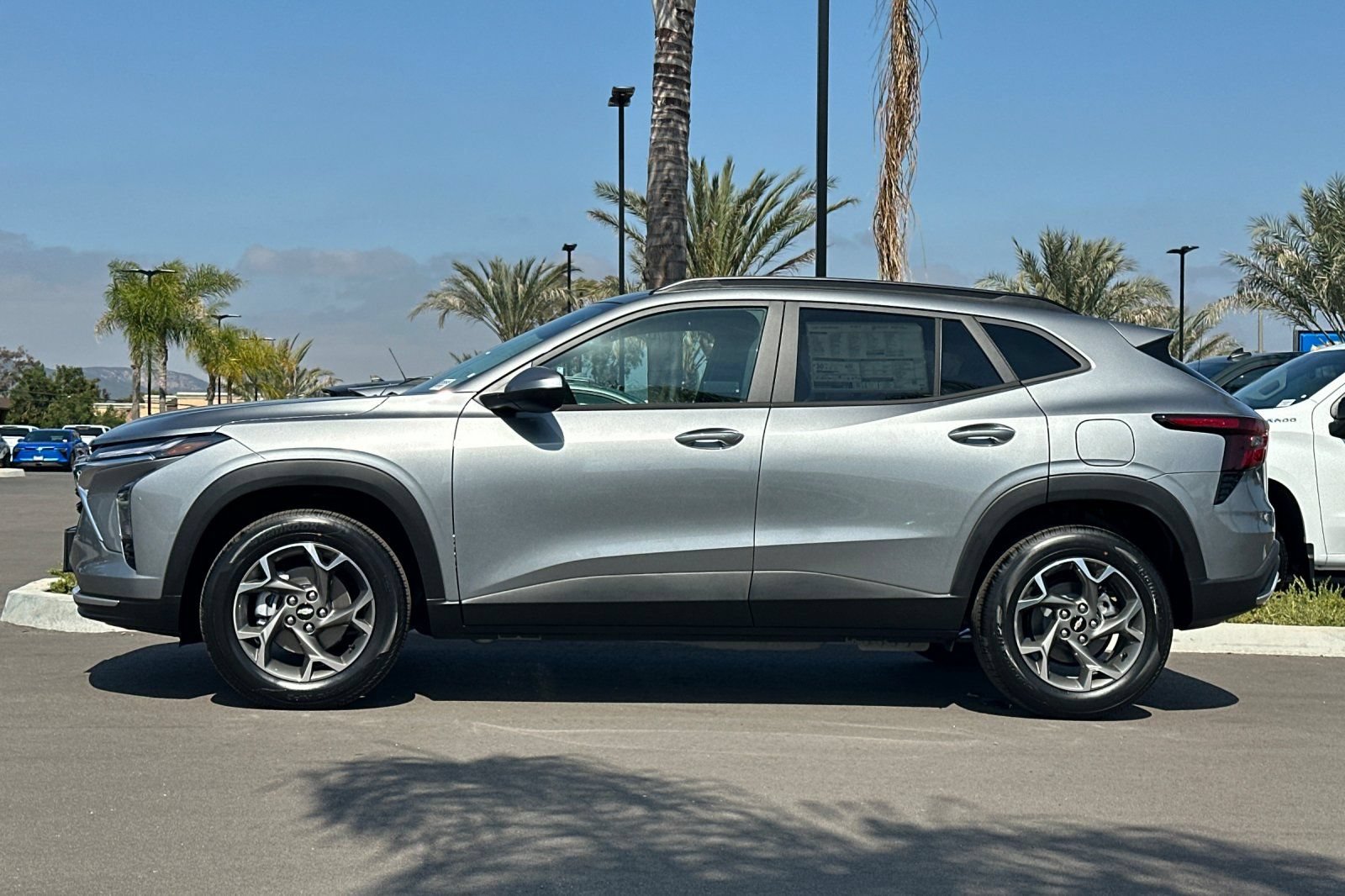 New 2026 Chevrolet Trax LT w/ Driver Confidence Package FWD image 7