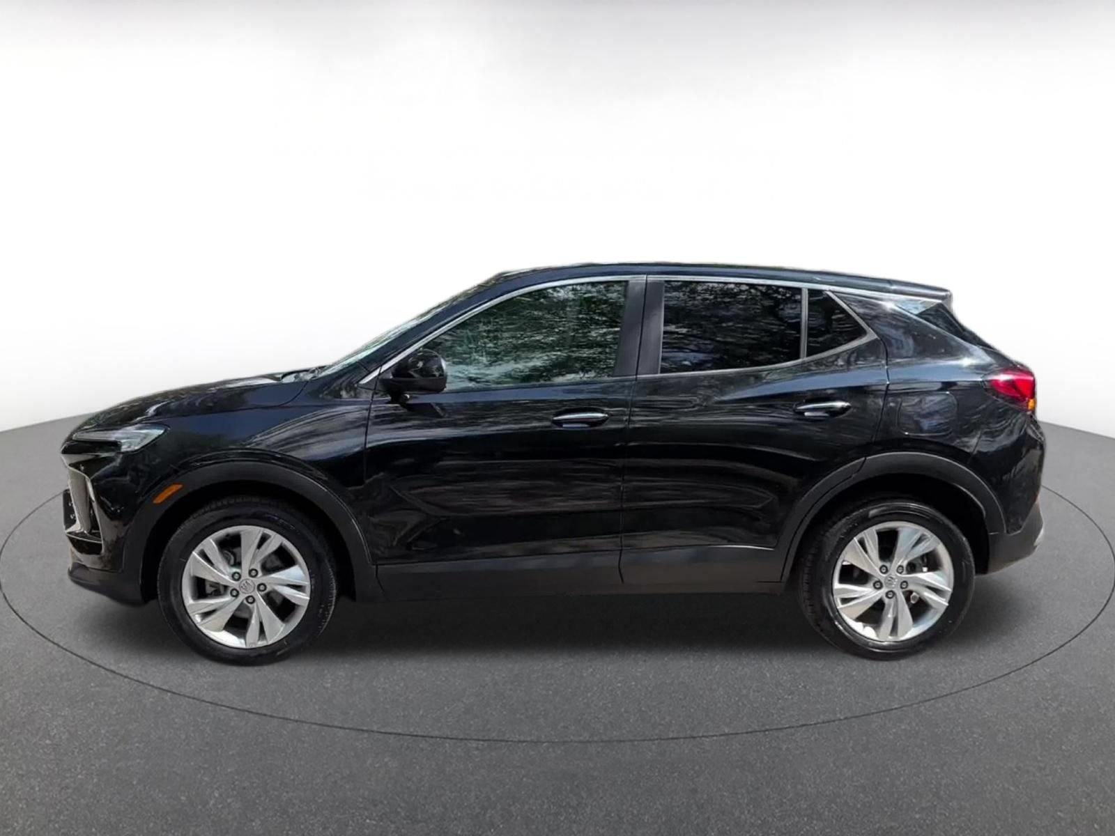 Used 2025 Buick Encore GX Preferred AWD/4WD image 9