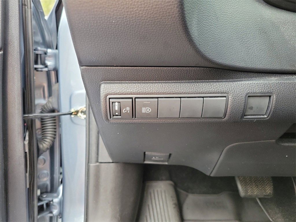 Used 2022 Toyota Corolla LE image 24