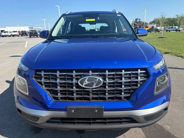 Used 2025 Hyundai Venue FWD image 3
