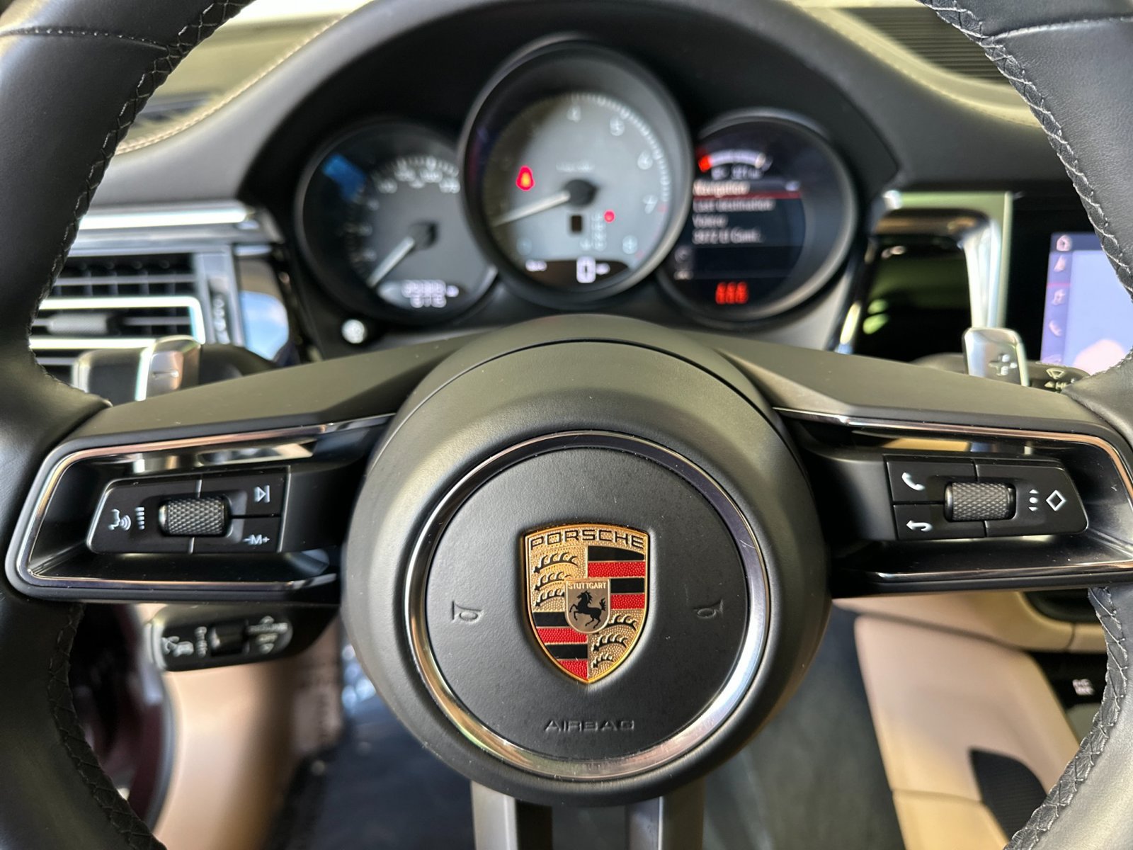 Certified 2023 Porsche Macan S AWD/4WD image 27