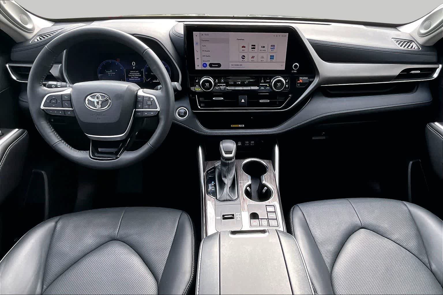 Used 2024 Toyota Highlander Limited FWD image 14
