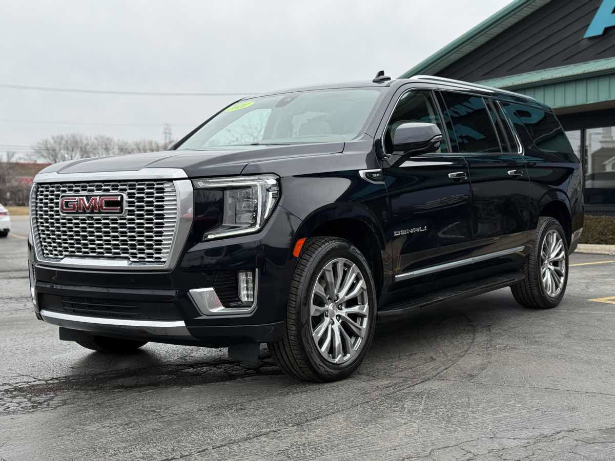Used 2021 GMC Yukon XL Denali image 7