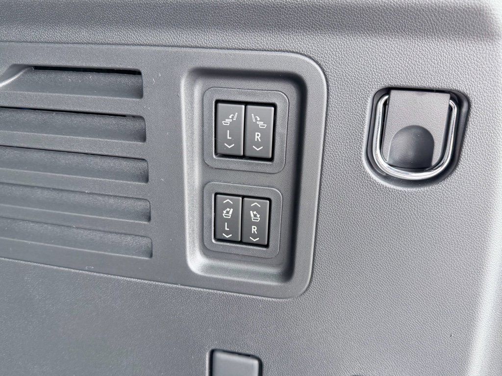 New 2026 Chevrolet Traverse RS image 10