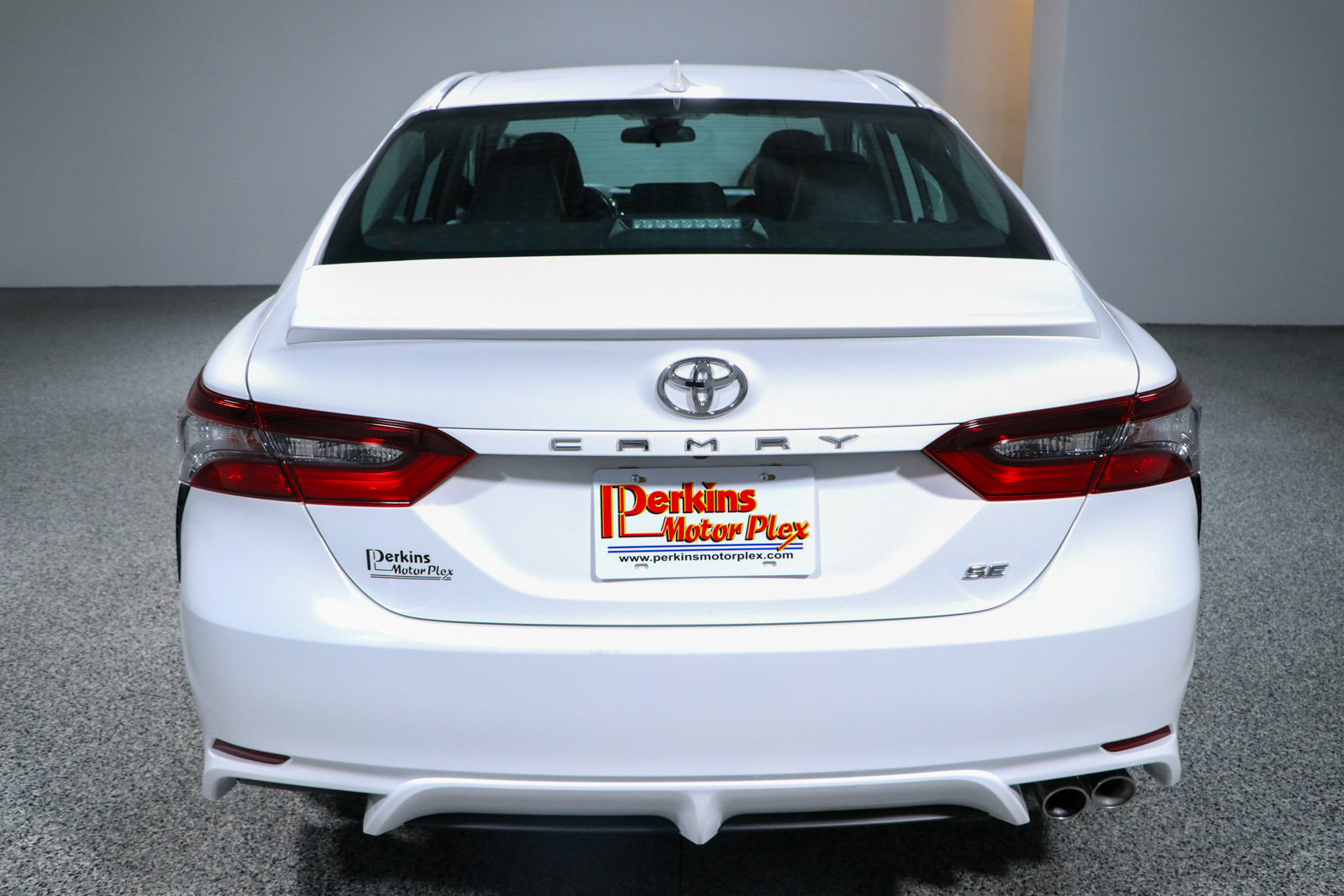 Used 2024 Toyota Camry SE FWD image 8