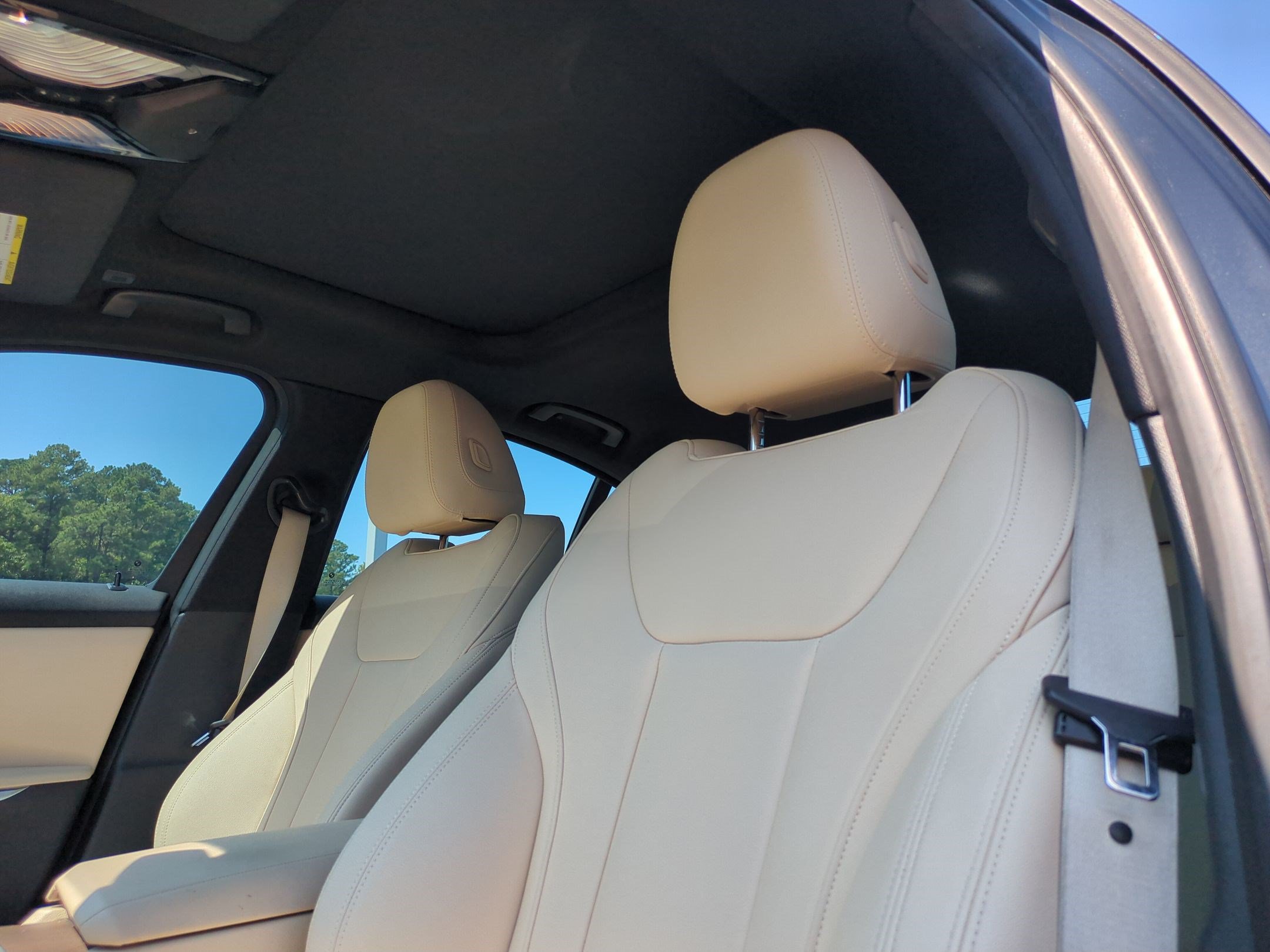 Used 2021 BMW 330i Sedan w/ Premium Package RWD image 16
