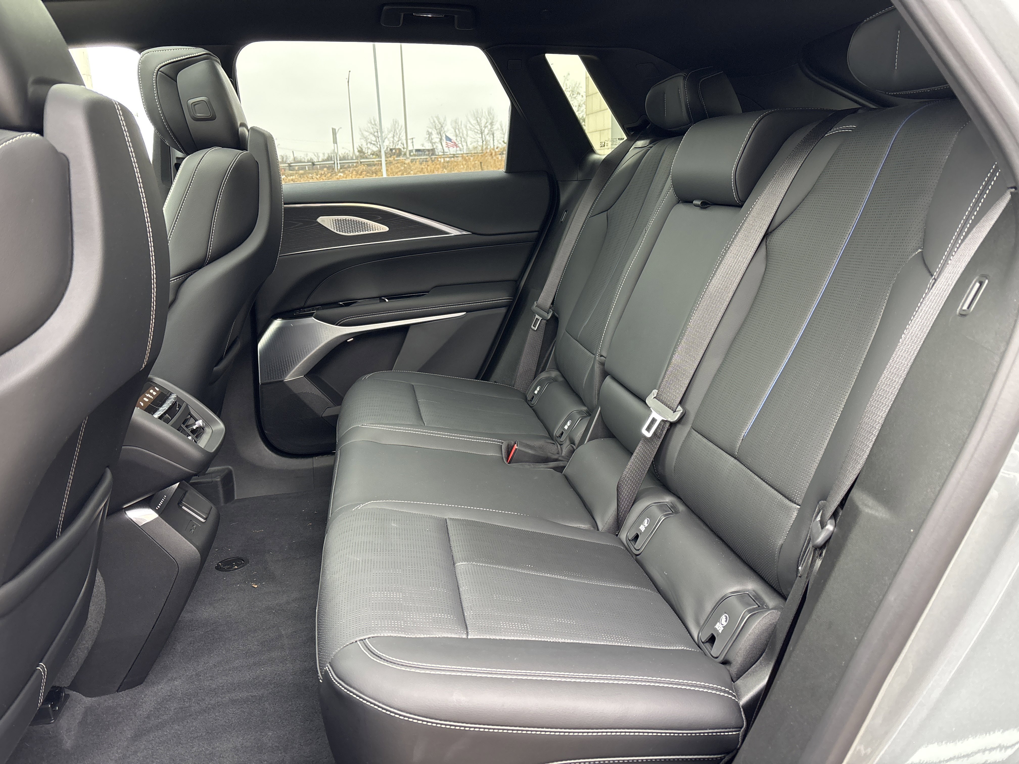 Used 2024 Cadillac Lyriq Luxury w/ LPO, Floor Liner Package image 29