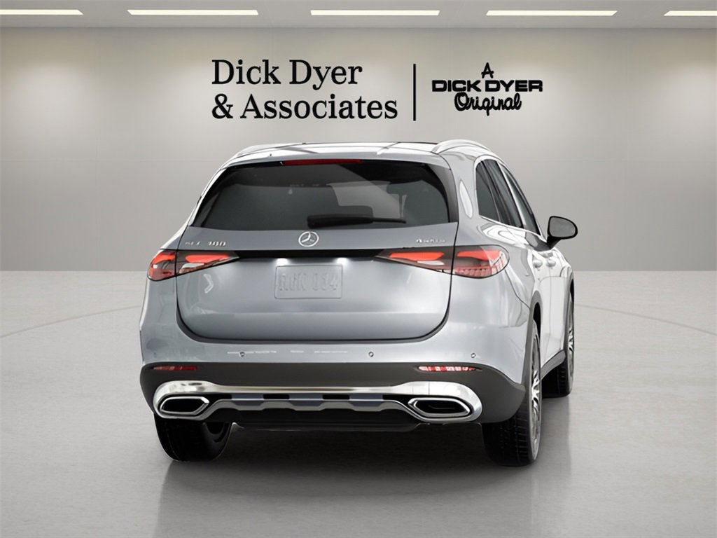 Used 2025 Mercedes-Benz GLC 300 4MATIC image 13