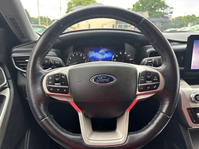 Used 2021 Ford Explorer XLT w/ Equipment Group 202A AWD/4WD image 10