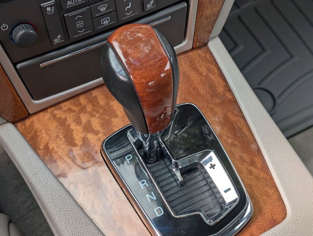 Used 2011 Cadillac STS Luxury image 24