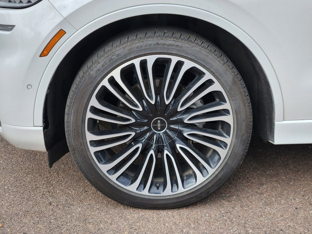 Used 2023 Lincoln Aviator Black Label w/ Dynamic Handling Package image 10