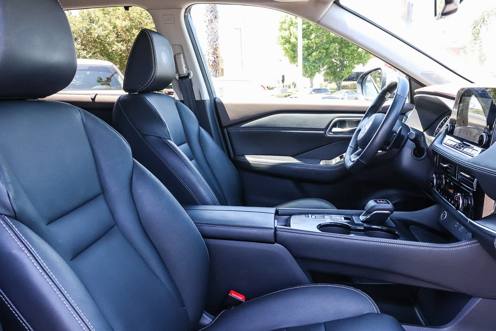 Used 2021 Nissan Rogue SL w/ Premium Package FWD image 27