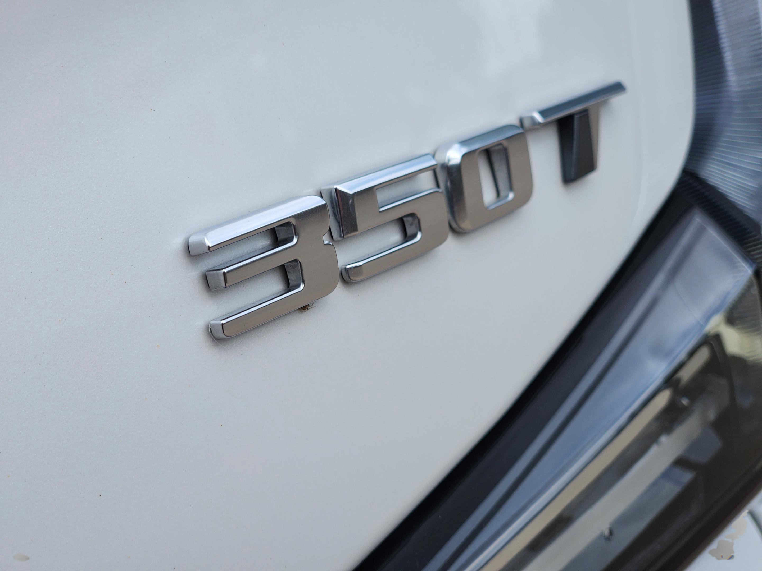 Used 2025 Cadillac XT4 Sport FWD image 29