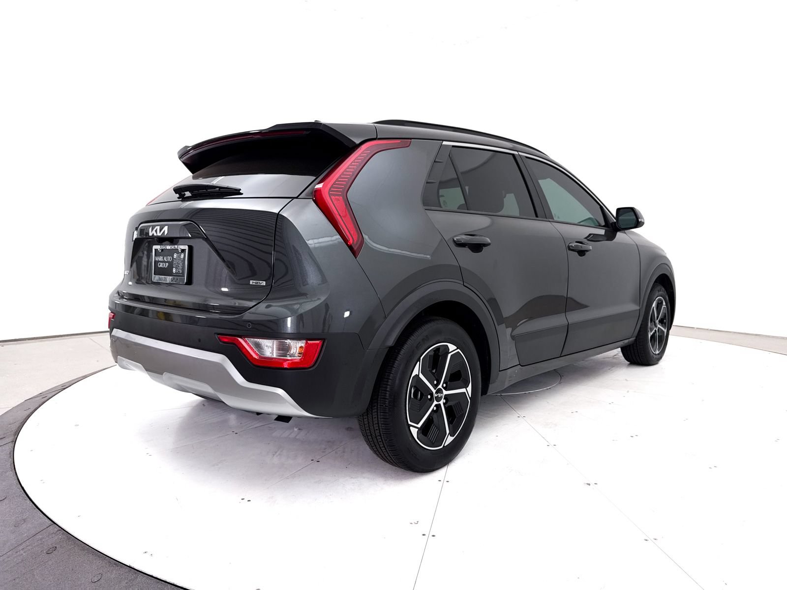 Certified 2025 Kia Niro EX FWD image 18