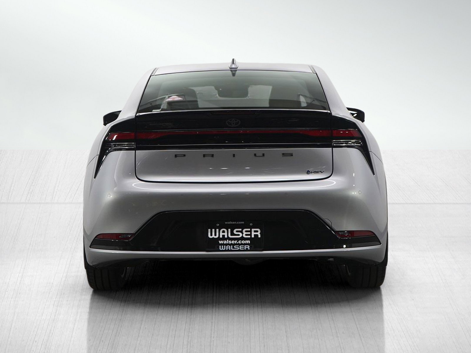 Used 2025 Toyota Prius XLE image 6