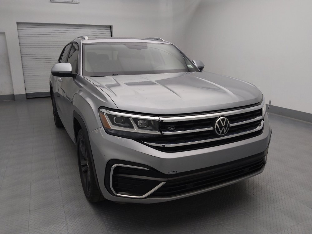 Used 2020 Volkswagen Atlas Cross Sport SE w/ Panoramic Sunroof Package FWD image 14