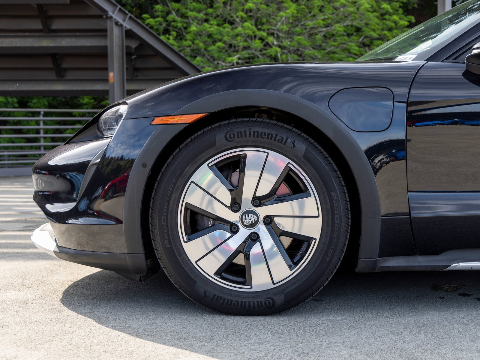 Certified 2022 Porsche Taycan 4 Cross Turismo image 12